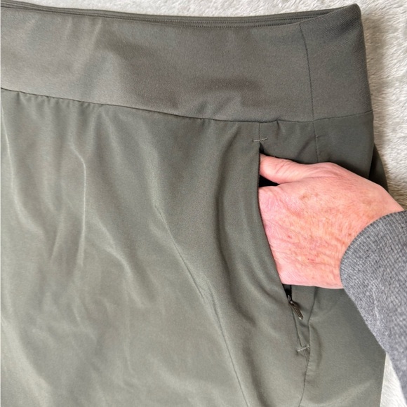 Athleta Soho Skort Skirt Olive Green Pockets Size 16 Tall Hiking Golf Tennis - Picture 7 of 12